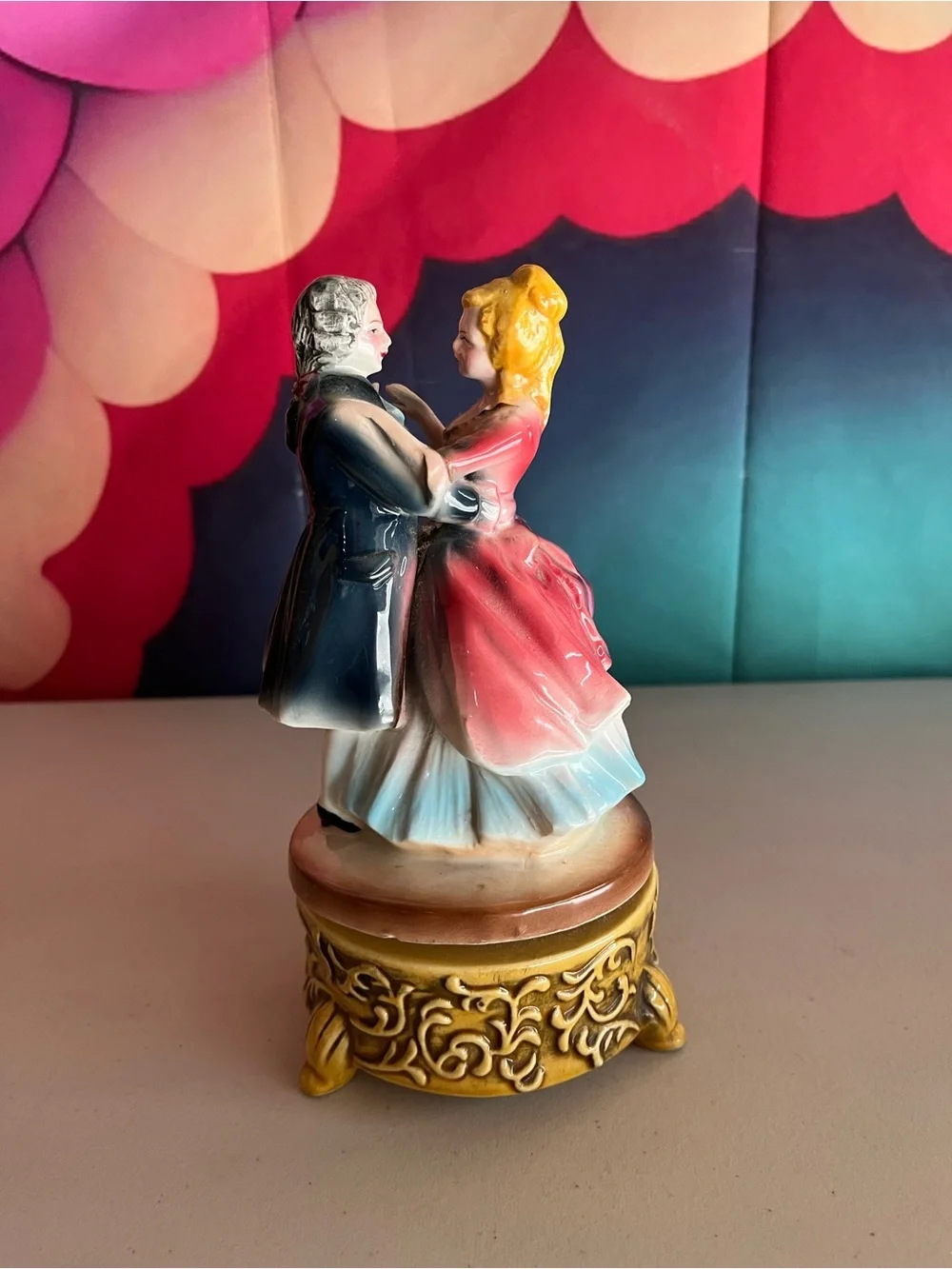 Vintage-PORCELAIN VICTORIAN REVOLVING DANCING COUPLE MUSIC BOX BLUE DANUBE